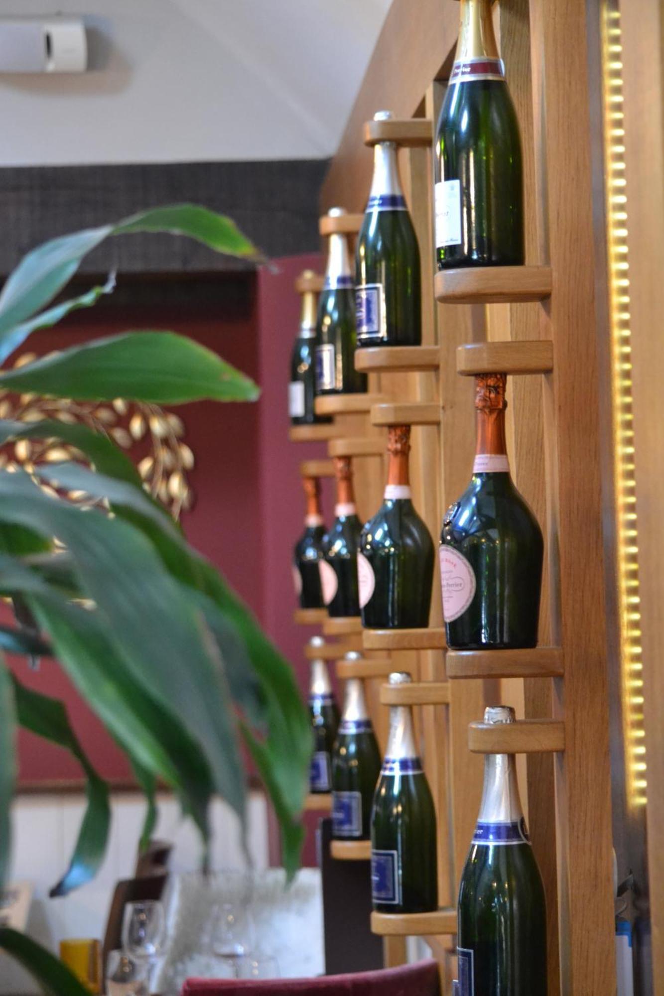 The Nags Head Hotel มอนต์โกเมอรี ภายนอก รูปภาพ